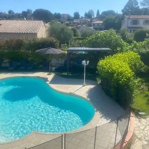 Climatisé Avec Piscine Et Jardin Appartement
